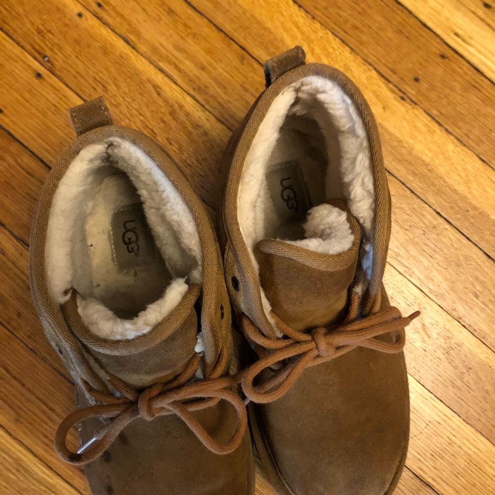 UGG boots 6 youth - Picture 2 of 8